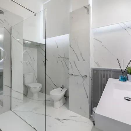 San Babila - Luxury Milanese Apartamento