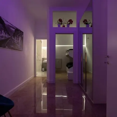 San Babila - Luxury Milanese Apartamento *