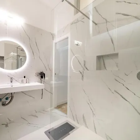 San Babila - Luxury Milanese Apartamento *