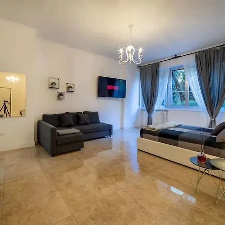 San Babila - Luxury Milanese Apartamento *